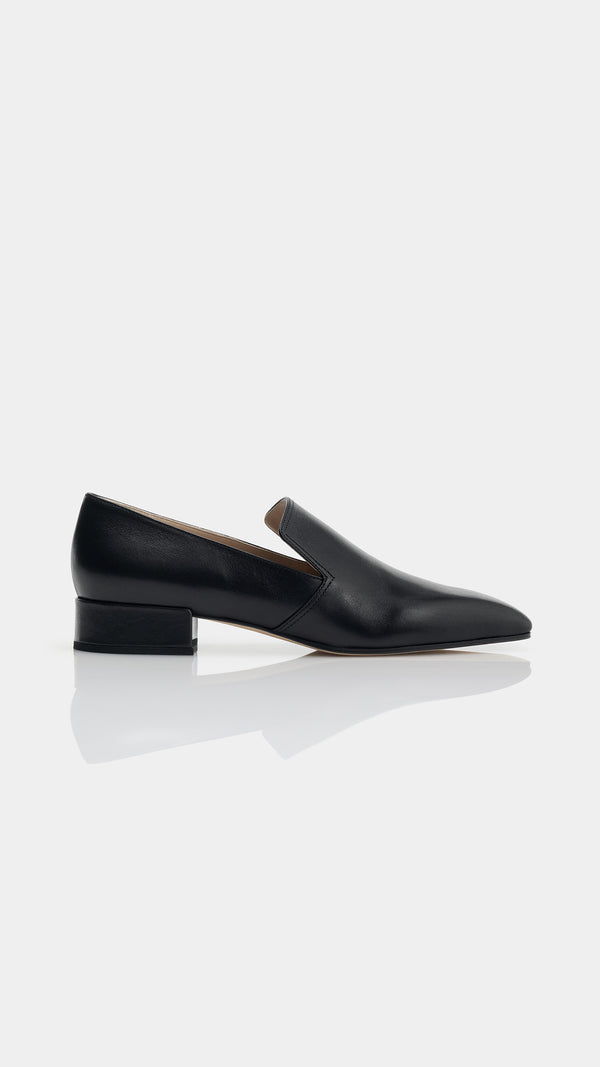 CLASSIC SQUARE LOAFER
