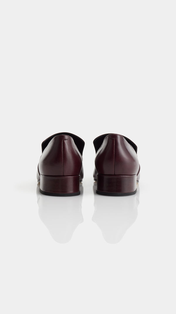 CLASSIC SQUARE LOAFER
