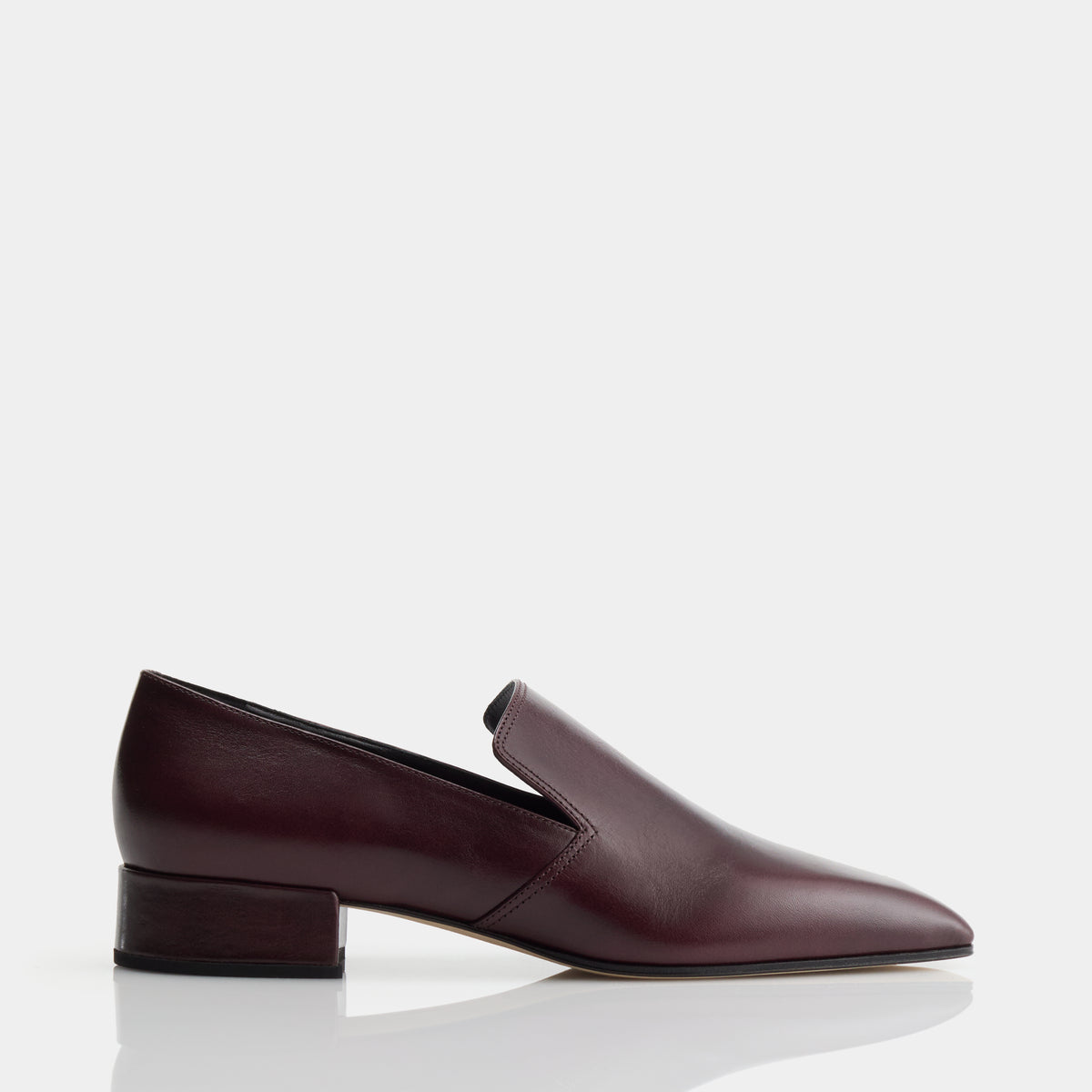 CLASSIC SQUARE LOAFER