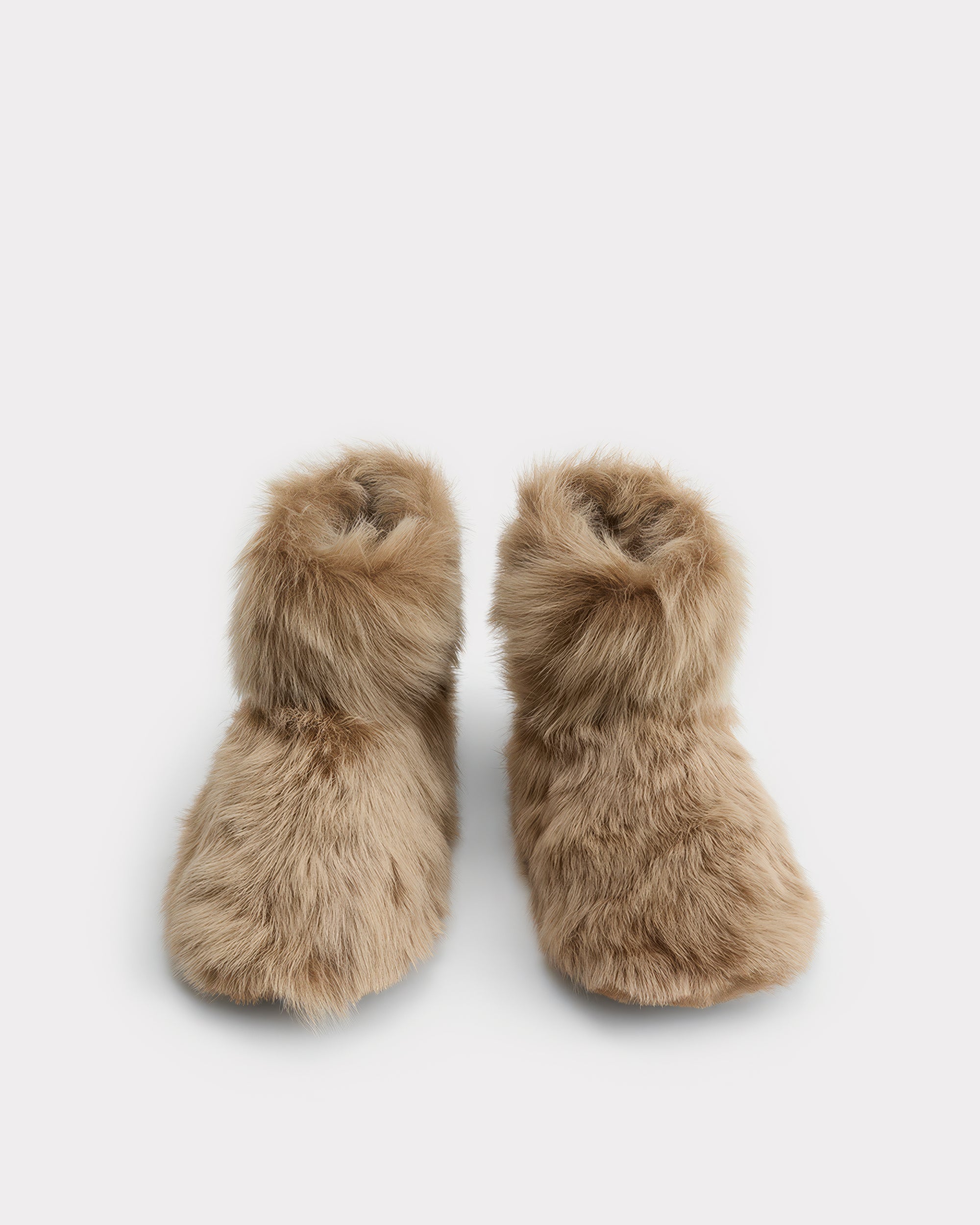 BIG FUR BOOT
