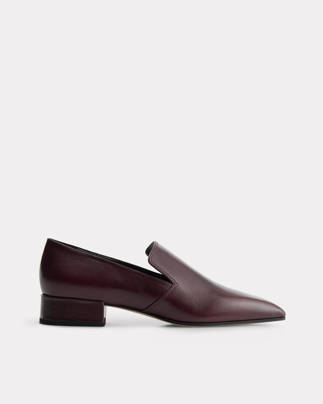 CLASSIC SQUARE LOAFER
