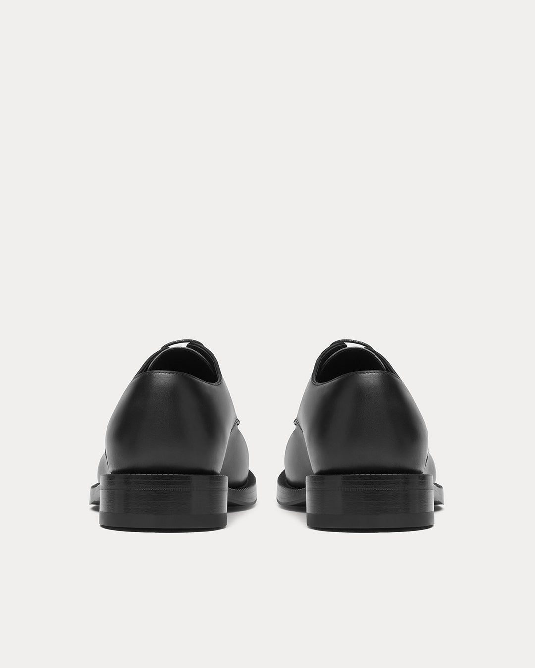DEFENDER CLASSIC DERBY WITH CHUNKY ROUND TOE AND 15MM HEEL