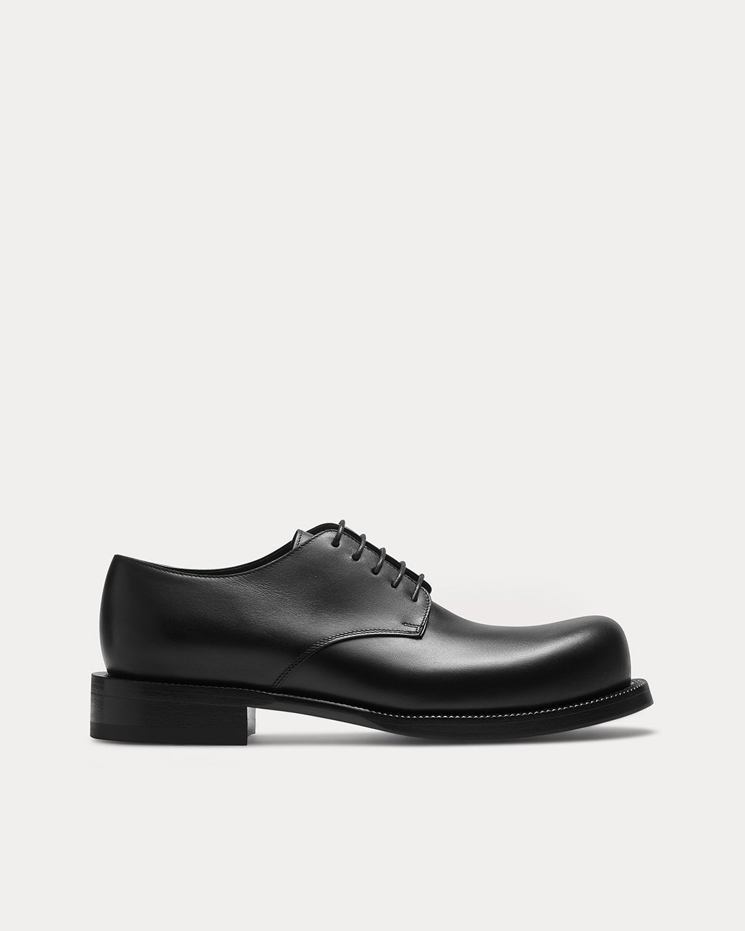 DEFENDER CLASSIC DERBY IN BLACK CALF LEATHER WITH STITCHED LEATHER OUTSOLE