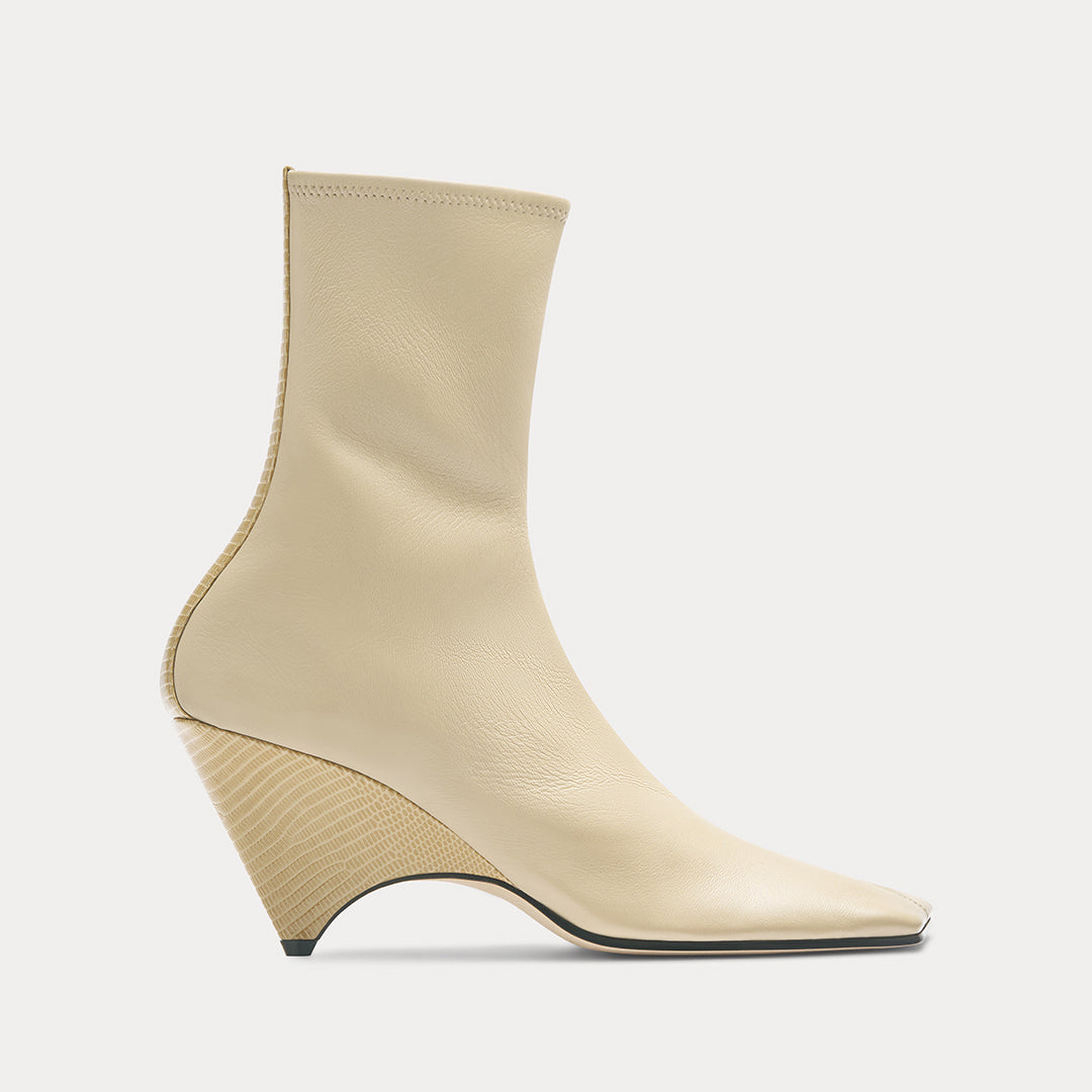 EDGE STRETCH ANKLE BOOT