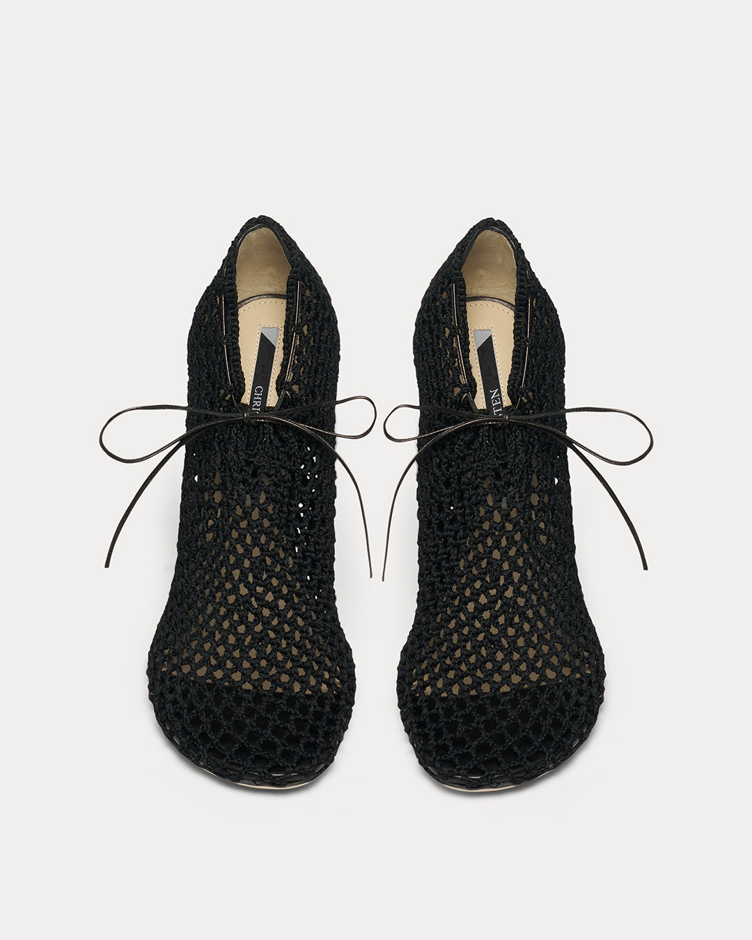 HAND CROCHET PUMP