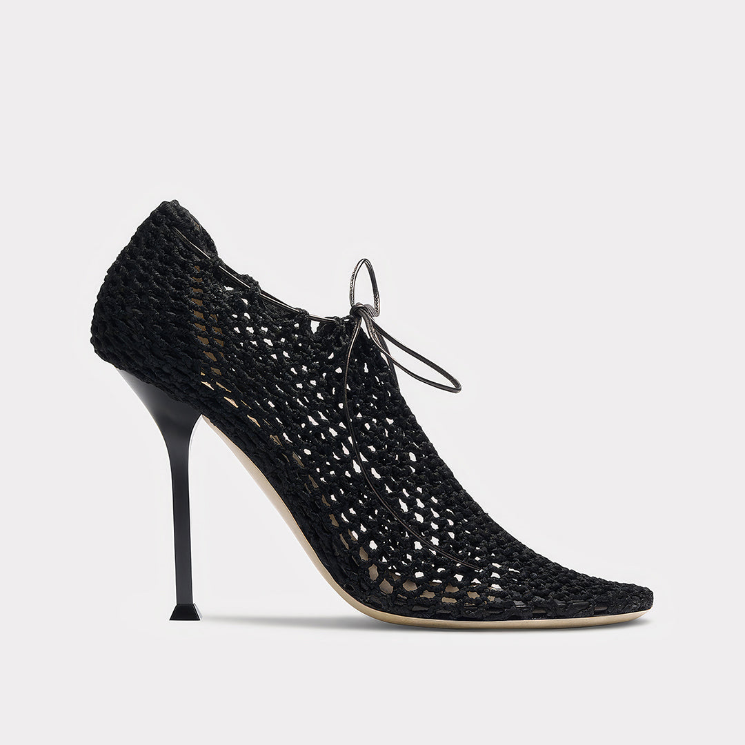 HAND CROCHET PUMP