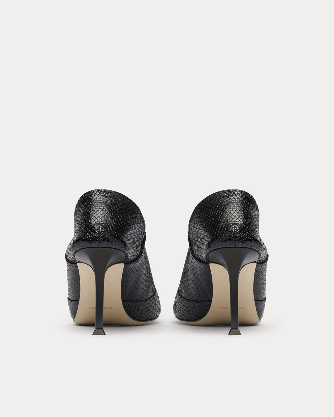 HELIX STRETCH PUMP WITH SECOND-SKIN FIT AND FLARED TIP